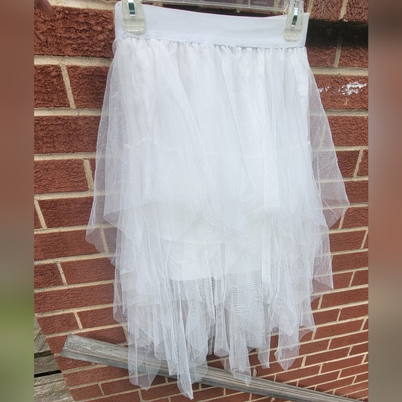 White Tulle Tutu Skirt. One size stretch waist elastic. NWT* - Picture 6 of 12